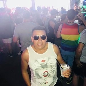 Meet your Posher, Cesar